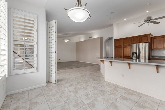 Building Photo - Long term rental in Oakwood with private pool