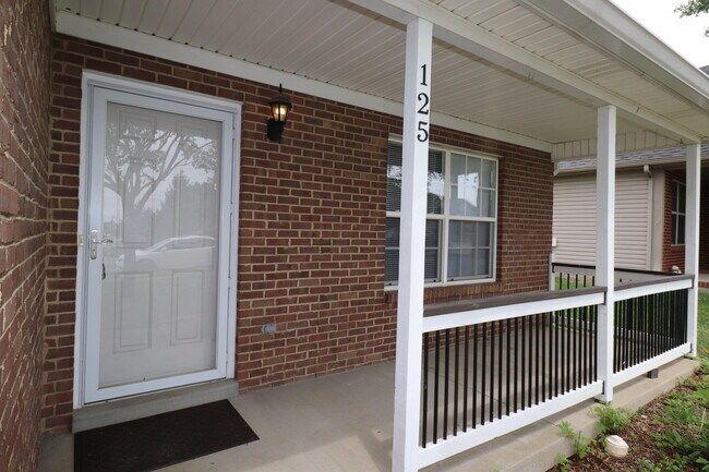 Building Photo - 125 Christopher Dr