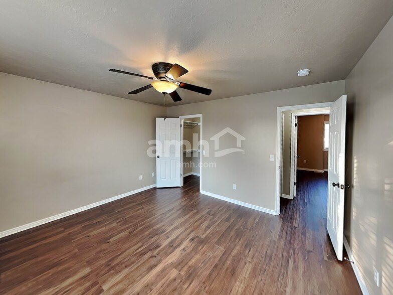 Building Photo - 307 S 1050 E