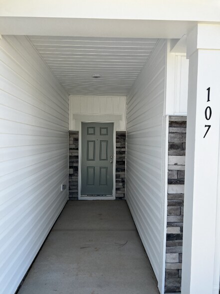 Building Photo - 107 S Keatts Winner Ct