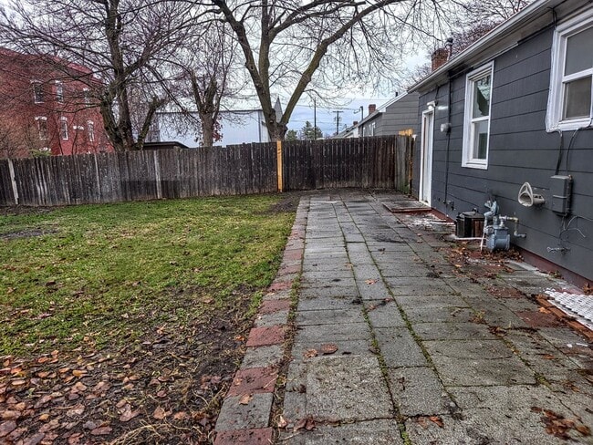 Building Photo - 5617 E Parkwater Ave