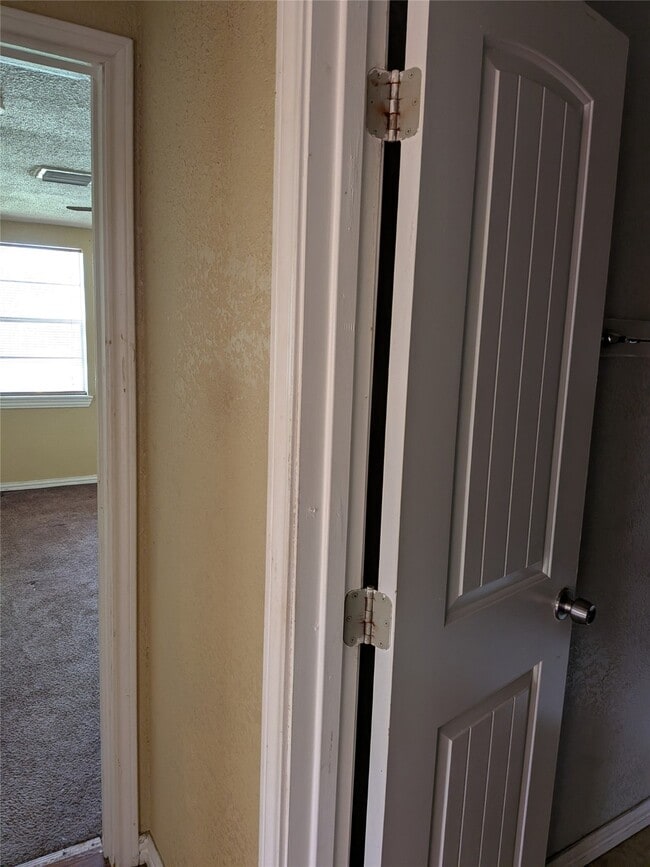 Building Photo - 7904 Hoffman St