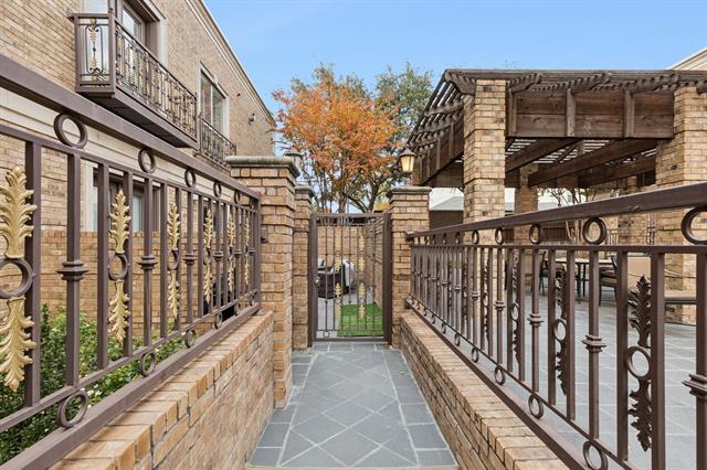 Building Photo - 6605 Bandera Ave