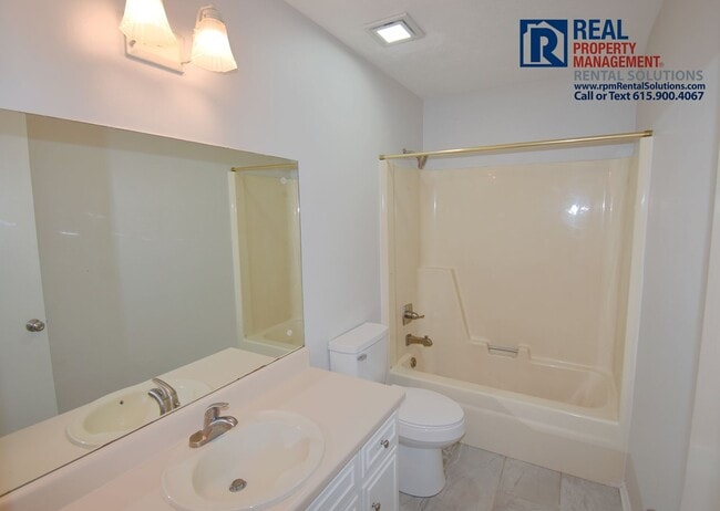 Building Photo - Spacious 3BR/2.5BA in Murfreesboro!