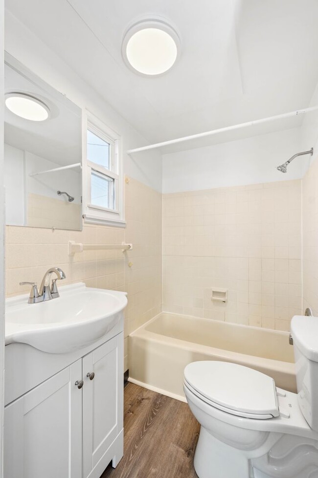 Building Photo - Recently Renovated Home in Coraopolis