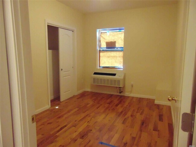 Building Photo - 84-42 Smedley St