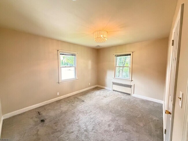 Building Photo - 1031 Lowden Ave