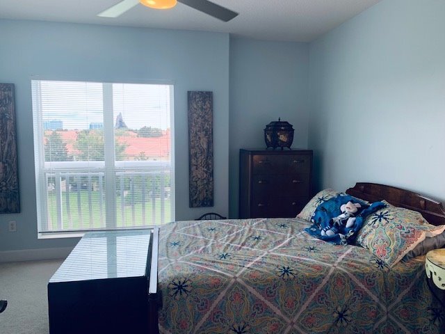 Building Photo - Luxury Top Floor Condo