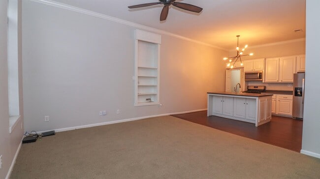 Building Photo - 32 N Lafayette Ave