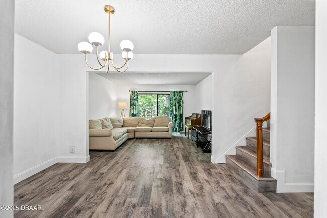 Building Photo - 149 Pine Cone Trail