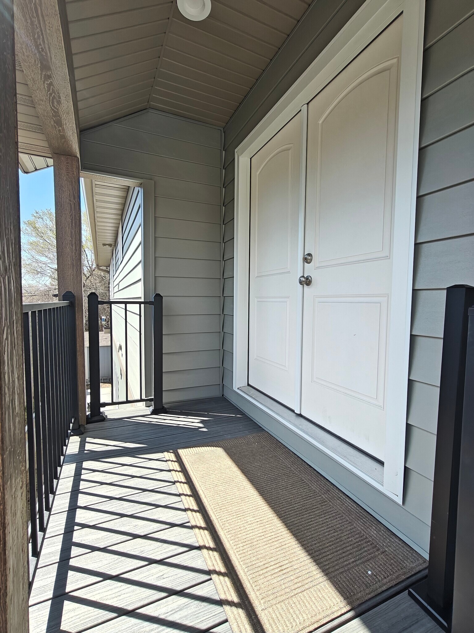 Entry Way Porch - 6662 S Highland Dr