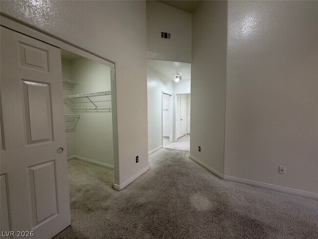 Building Photo - 900 Heavenly Hill Ct