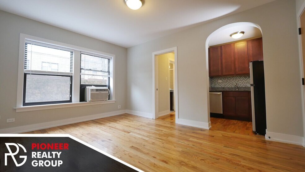 Building Photo - 550 W Arlington Pl