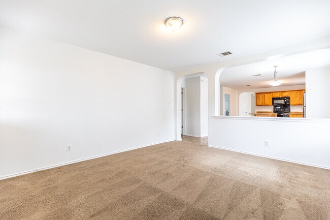 Building Photo - 2476 Medina Dr