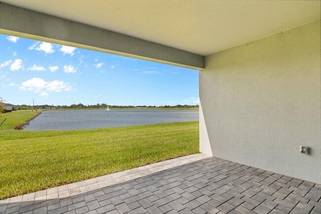 Building Photo - 5684 Hampton Park Cir