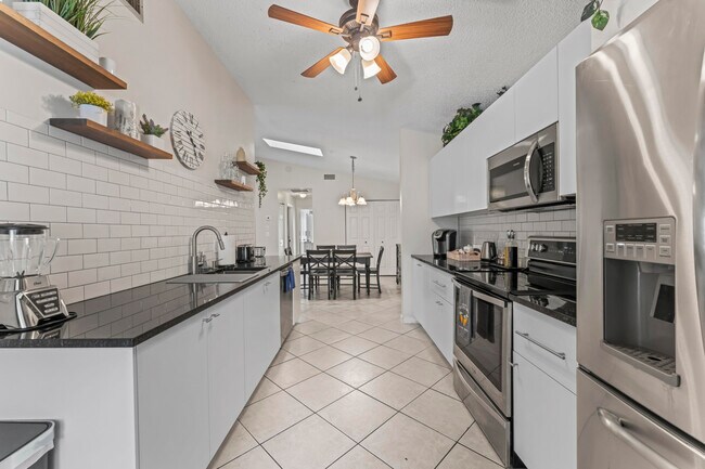 Building Photo - 8745 Sol Terrace