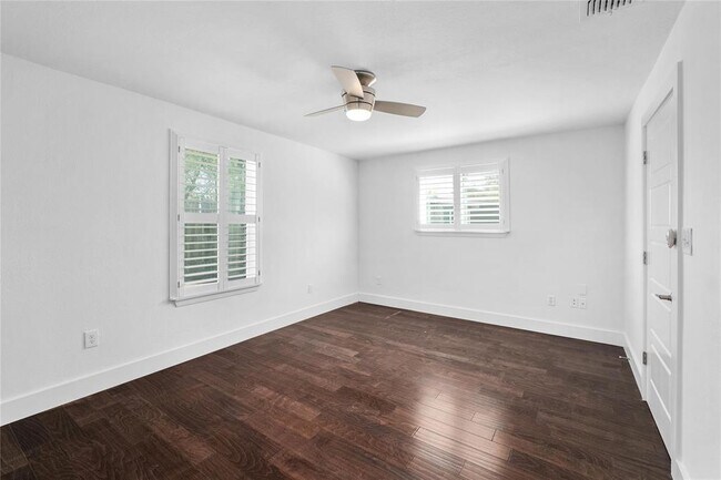Building Photo - 6414 Kenilworth Dr