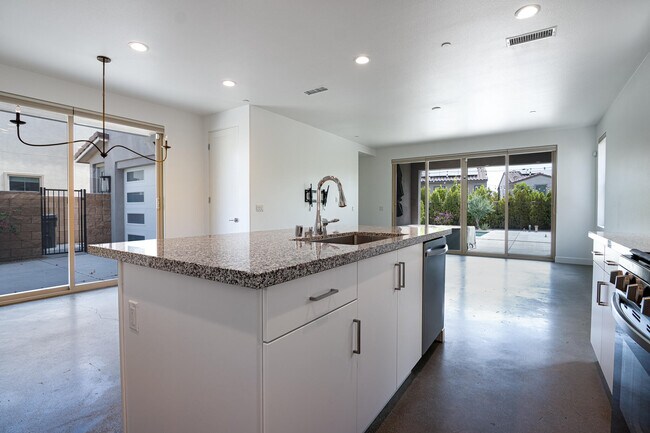 Building Photo - 35830 McCarthy St