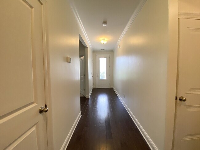Building Photo - Ranch Style, Four Bedroom Home in Mill Creek!