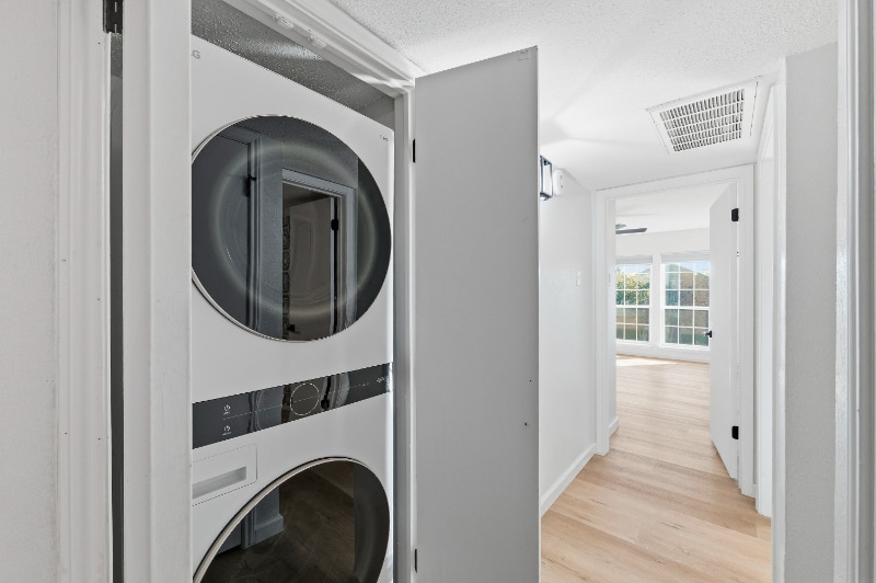 Building Photo - 15221 Berry Trail