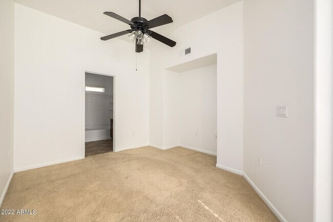 Building Photo - 1920 E Bell Rd