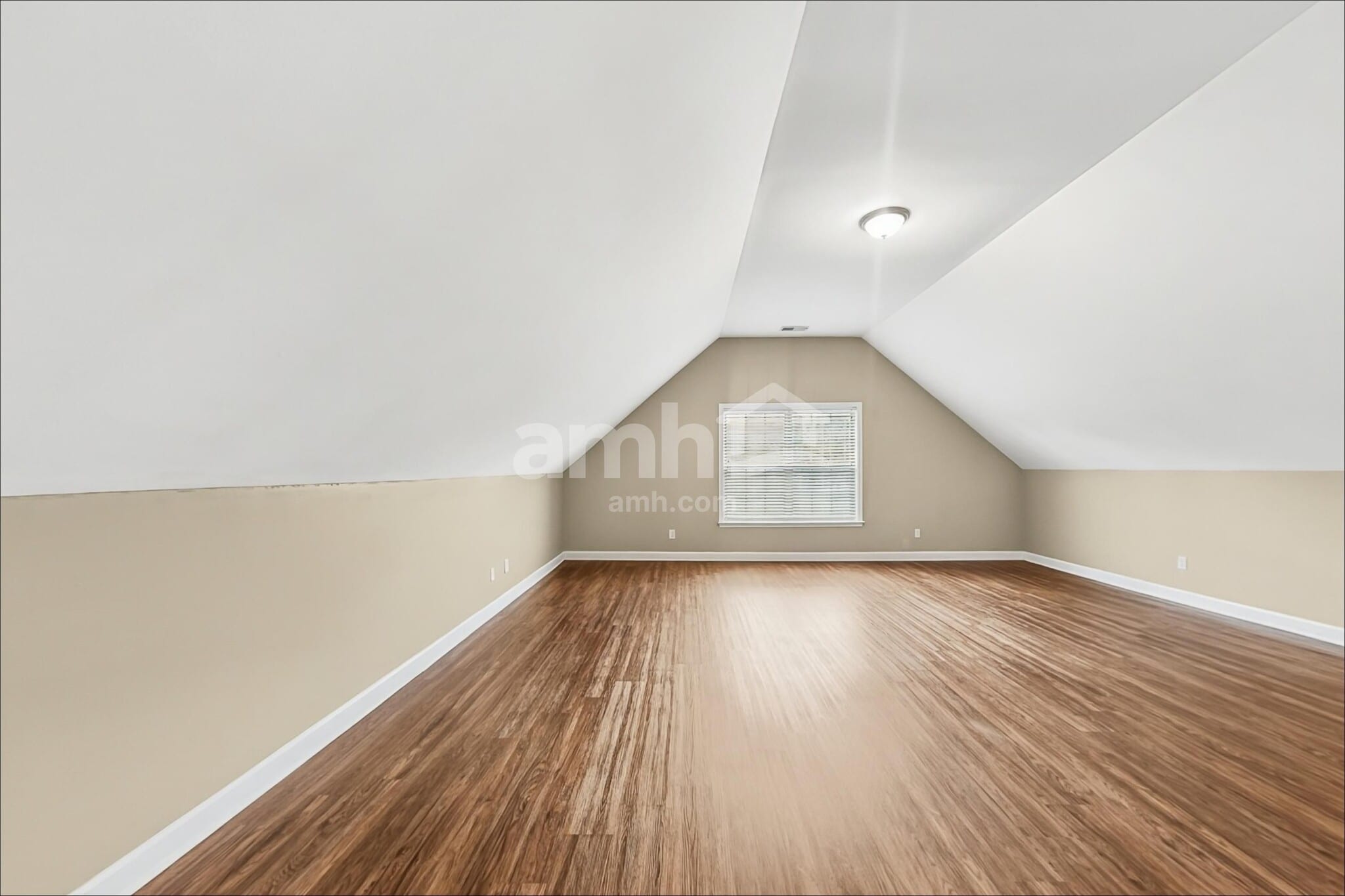 Building Photo - 165 Bland Dr