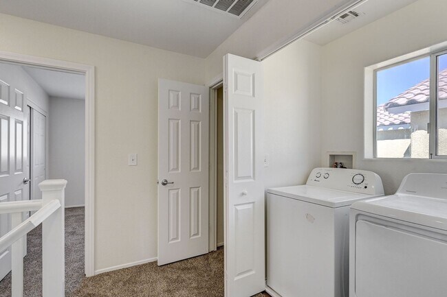 Building Photo - Single-Family Home in a Cul-de-Sac 3BD/2.5BA – Freshly Updated & Move-In Ready!