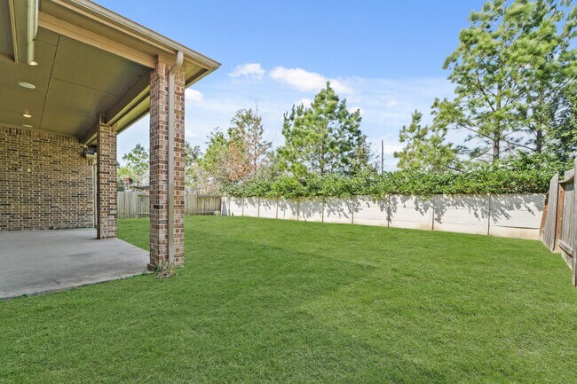 Building Photo - 9339 Fairfield Oaks Ln