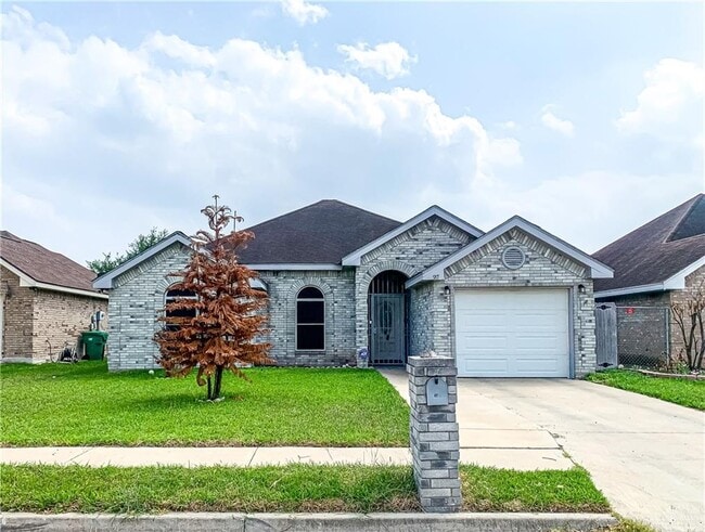 Primary Photo - 14 West Dr
