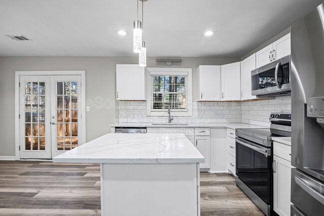 Building Photo - 2020 Whitfield St