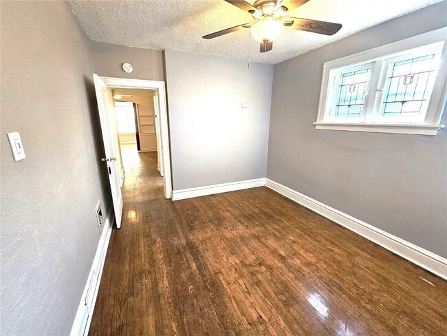 Building Photo - 4953 Holly Hills Ave