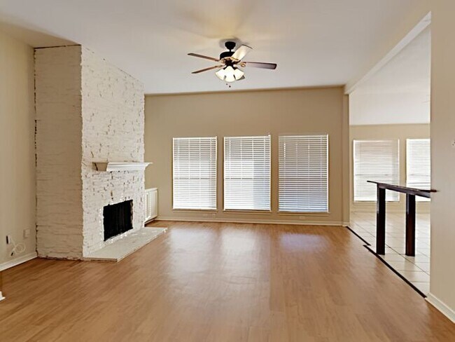 Building Photo - No Application Fee* *$500 off first months...