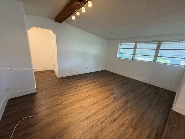 Building Photo - 1741 NE 52nd St