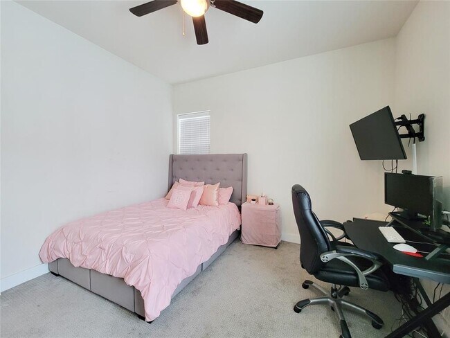 Building Photo - 1842 Parana Dr