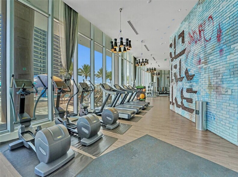 Building Photo - 4111 S Ocean Dr
