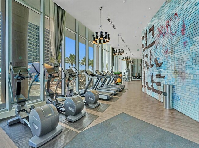 Building Photo - 4111 S Ocean Dr