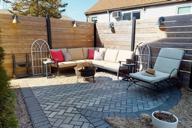 Building Photo - 37 Marivista Ave