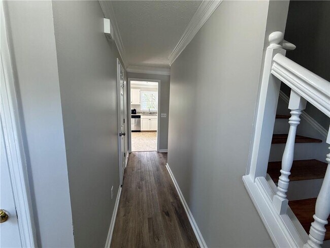 Building Photo - 979 Sugar Crossing Ln