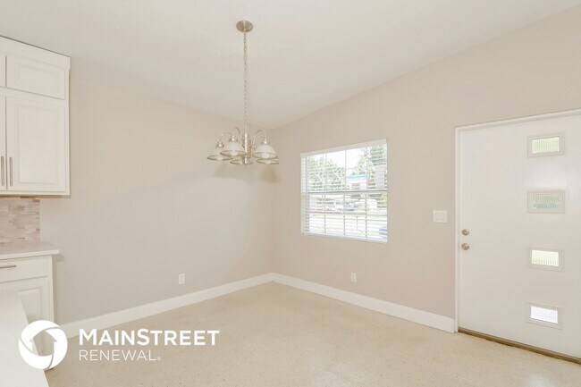 Building Photo - 1642 Banyan Dr