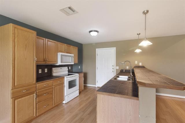 Building Photo - 1822 Sharon Dr