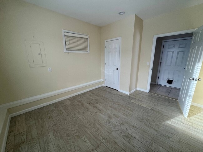 Building Photo - 25 A Gardners Ln