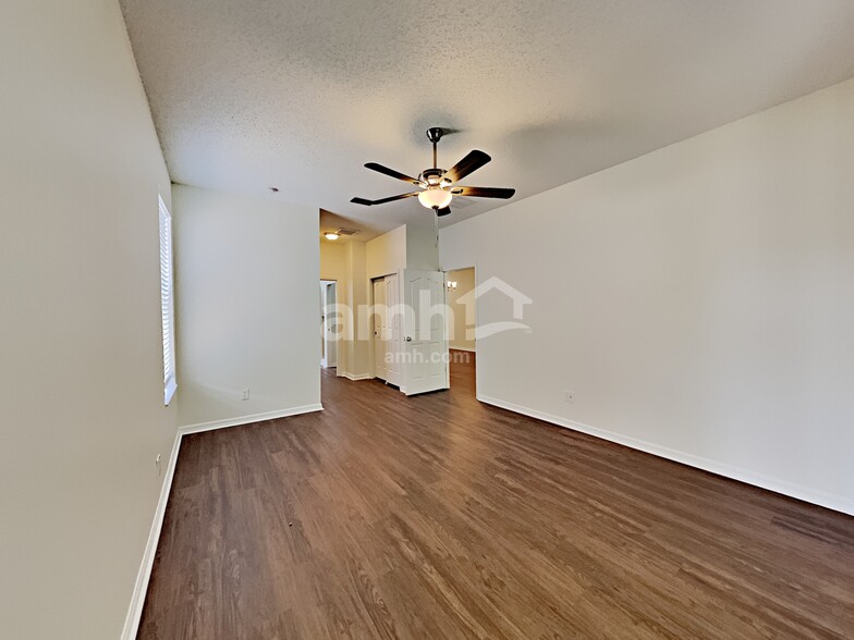 Building Photo - 19141 Meadow Pine Dr