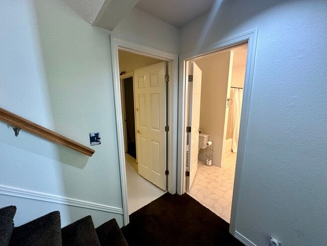 Building Photo - Light Filled 4 Bedroom 2.5 Bathroom Two-St...