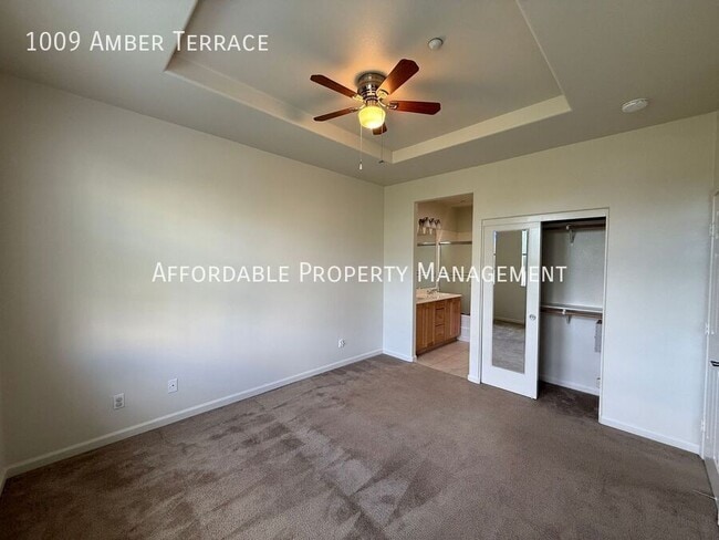 Building Photo - 1009 Amber Terrace