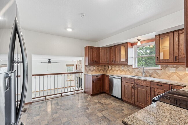 Building Photo - 12756 Utica Cir