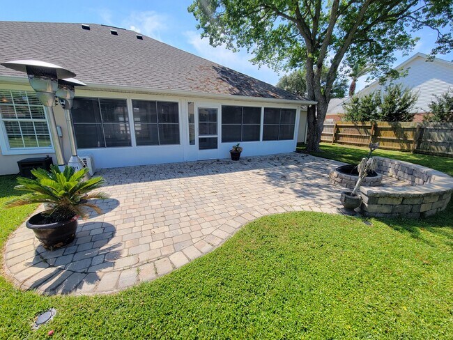 Building Photo - 3808 Saber Tooth Cir