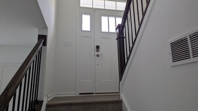 Building Photo - 1085 Atterberg Rd