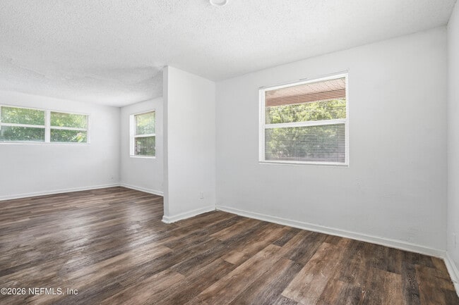 Building Photo - 2154 Placeda St