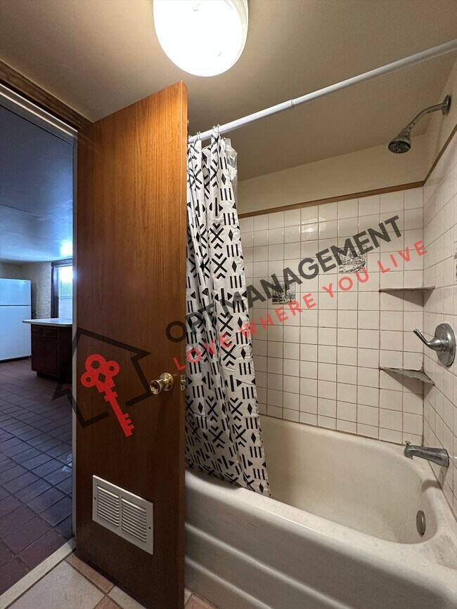 Building Photo - 720 S 5th St