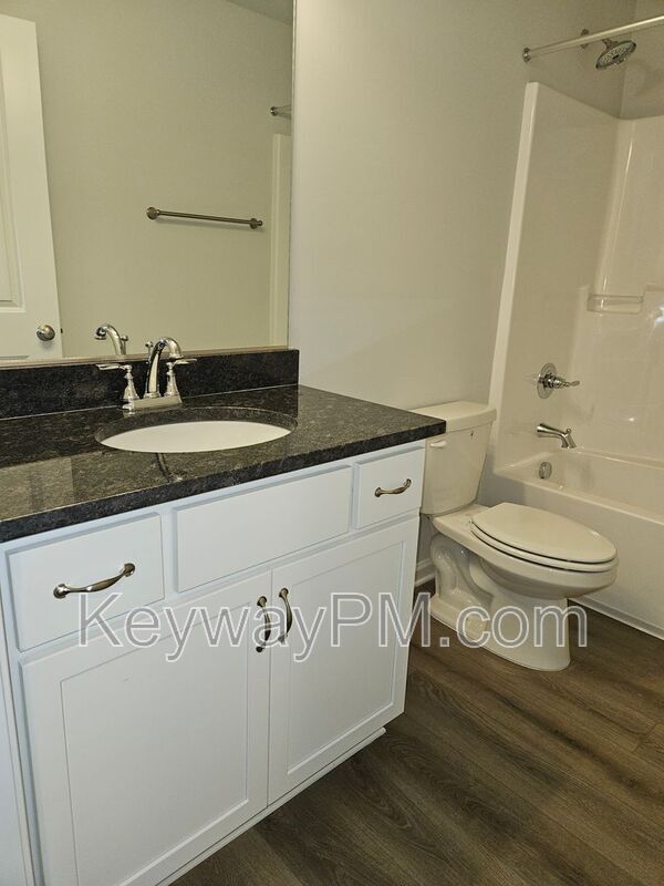 Building Photo - 1301 Newbern Dr